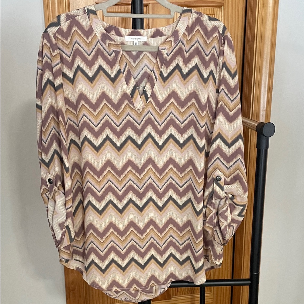 Chevron Patterned Women's v-neck Maurices blouse